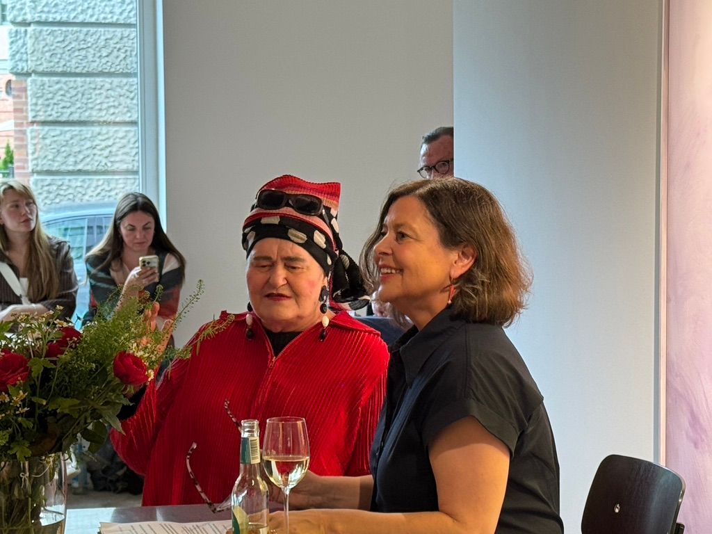 Elvira Bach im Gespräch mit Saskia de Vries